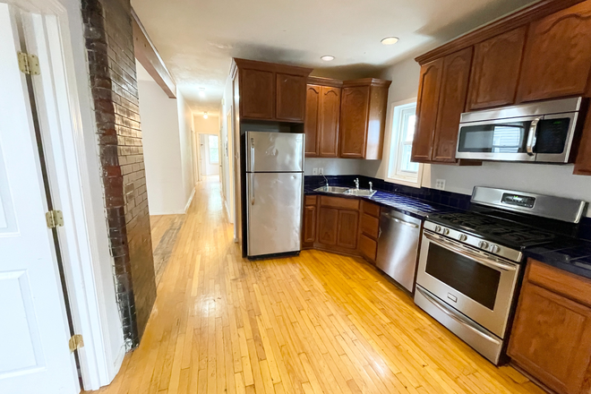 Kitchen - Amazing 4 bed 1.5 bath!