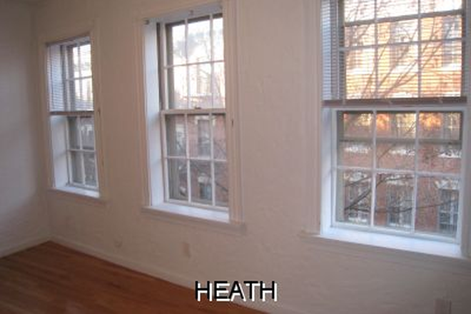 hubrealtyproperties.com - Huge one bedroom condo with updated kitchen and bathroom, in Beacon Hill