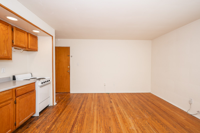 Living Space - 130 E. Shields Apartments