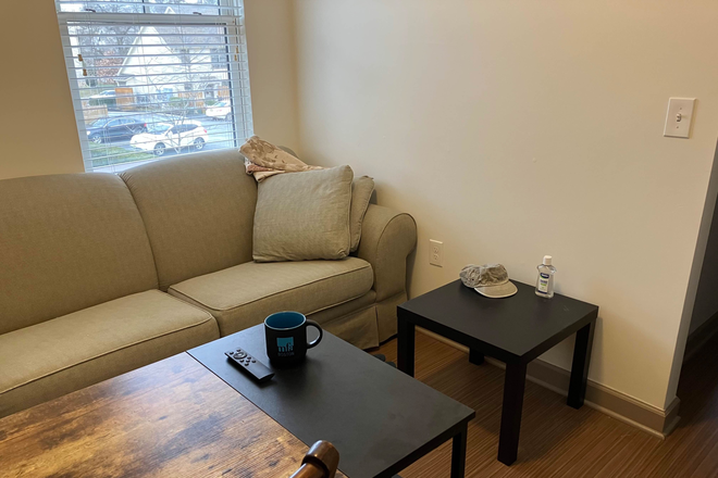 Study room - Room in 2BR apt for PU faculty/staff only-Stanworth Lane-Princeton
