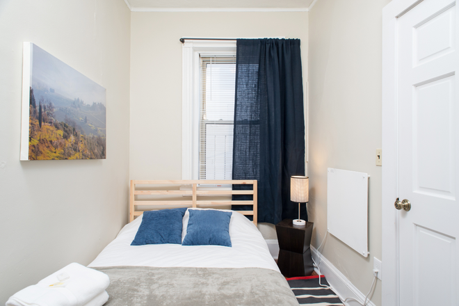 . - 2 BED 1 BATH IN NORTH END* AVAILABLE 9/1/25 Apartments