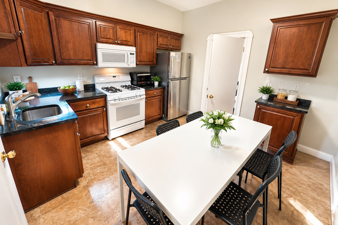 1 - North End Large 5 bed 9/1 no fee Great Emerson Location Apartments