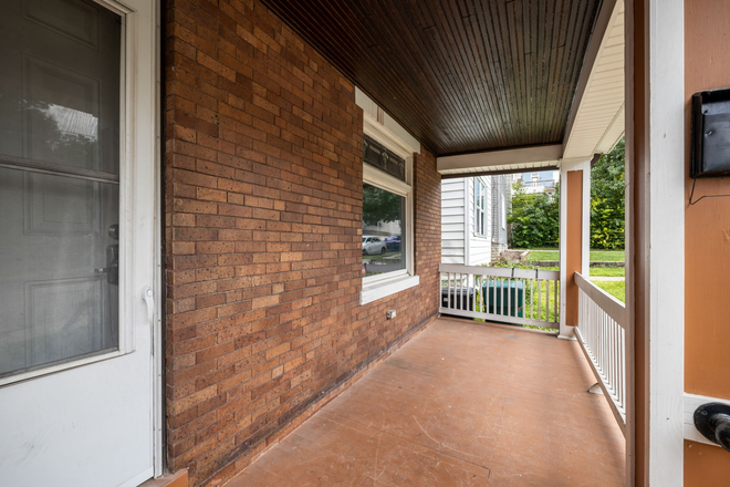 3 - 240 Oak Street Home - 6 Beds/3.5 Baths