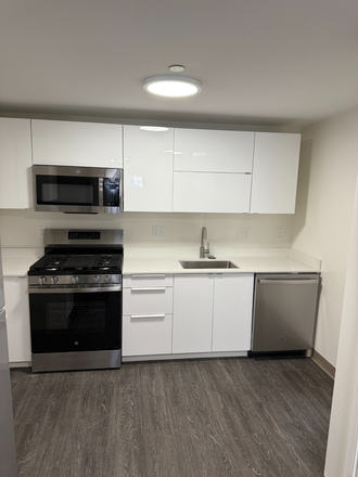 Call NOW for showings! 617-236-8600 - DARLING ST - *1/1/2026* JUST RENOVATED! 2BR W/ IN UNIT LNDRY, EQUAL BDRMS, HW & WIFI INC, RNTL PRKNG Apartments