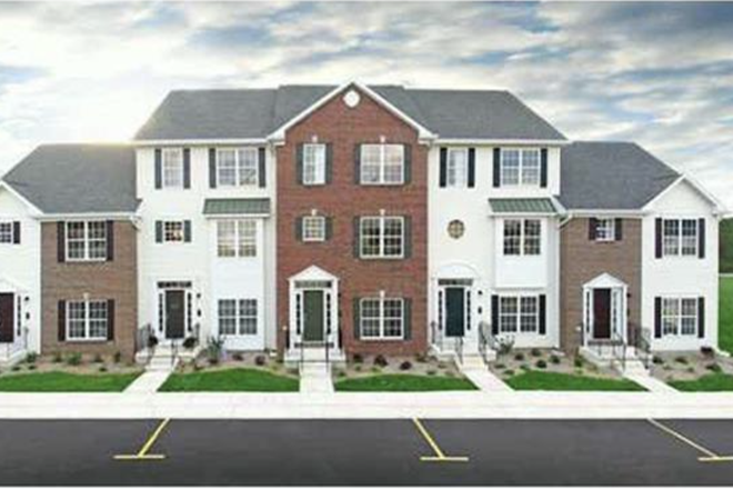 Exterior - Gorgeous 4 Bedroom, 3.5 Bath Townhouse with 2 car garage In Dublin Village!