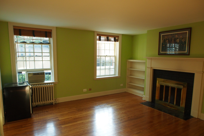 Living area - Studio apt-Palmer Sq-Princeton