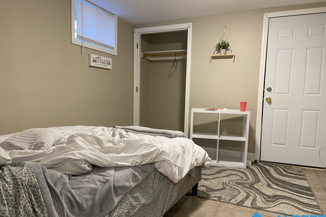 Bedroom #5 - Large 5-Bedroom Duplex!! NO BROKER FEE!!