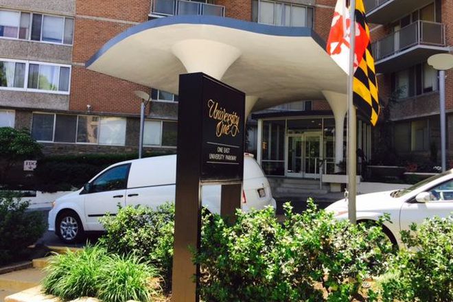 ENTRANCE - Large 1 Bedroom in University One's Condo,all utilities included.parking,and Security