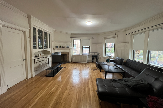 - - Available 09/01/26 – Oversized 3-Bedroom in Prime Longwood Location Apartments