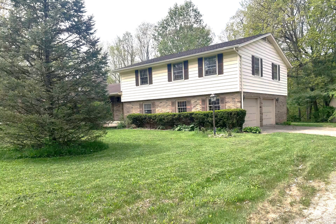 House Exterior - Cozy 1 Bedroom in a 4 Bedroom House