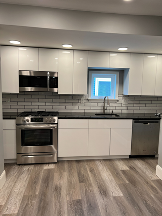 Kitchen - Perfect Harvard Location Apartments