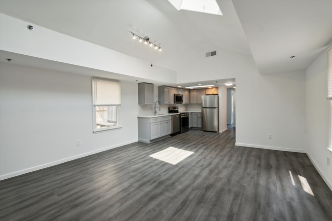 Living room and kitchen - 3BR apt-Nassau St-Princeton