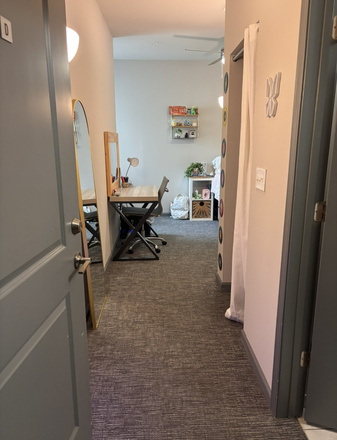Entrance to room - Union on Fletcher Apartments