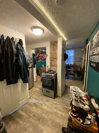 Kitchen - Beacon Hill Studio with Utilities Included – Available 9/1!