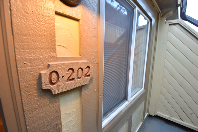 O202 - 3161 Madison #O202 (2BR,1.5BA) Condo