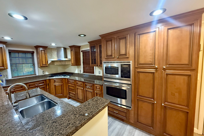 Kitchen - HUGE 6-7 Bedroom 5 Bathroom Single Family House!