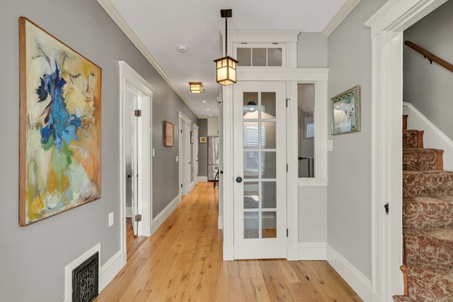 Unit entrance - Sabbatical or Academic Year Furnished Unit Apartments