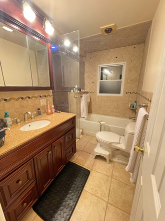 Shared bathroom - Furnished room in shared home for PU affiliate-Princeton Hightstown Rd-Princeton Junction