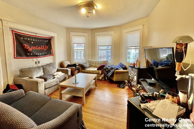 living - 6 BED WITH IN-UNIT LAUNDRY!! ONLY HALF BROKER FEE!! 9/1/26!! Apartments