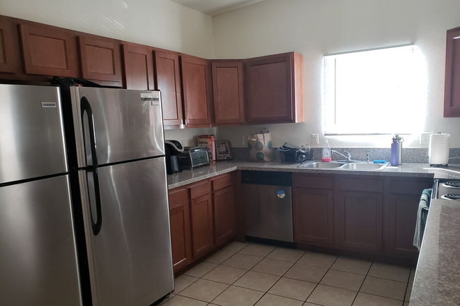 Kitchen - Updated 5 bed 4 bath home next to the Honor Village