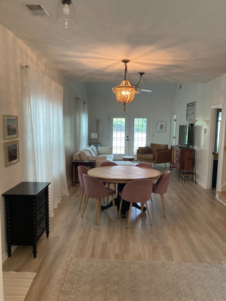 Great room - CONVENIENT JAMES ISLAND LOCATION - 10 minutes to MUSC Townhome