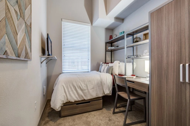 Bedroom - 12 North Room Relet Apartments