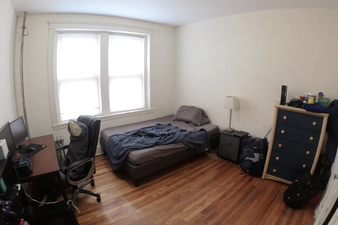 Studio - Beautiful & Large Comm. Ave. NO FEE Studio w/ Separate Kitchen Avail NOW