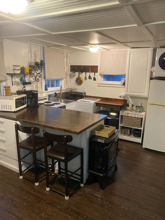 Dining Area - 801 1/2 Lafayette Street Cottage/Efficiency Apartments