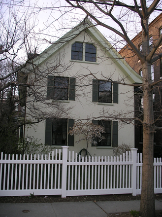 Home is in a Brookline historic district on a tree-shaded street with a bike lane - 2 Bedroom Suite in beautiful Brookline home walking distance to HMS and Harvard Sq