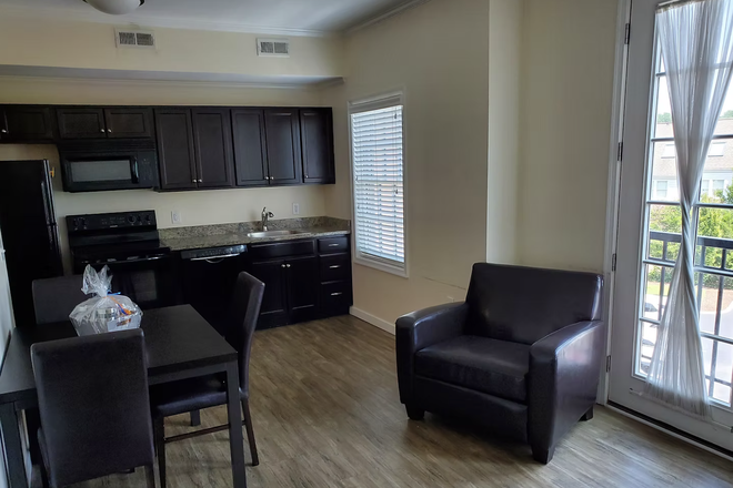 Kitchen/Dining area - Griffin Arms Apartments