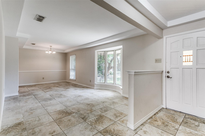 Entry - 2.03 Miles from Campus House