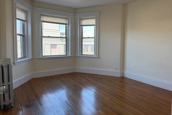 Living Room/Bedroom 3 - NO FEE - 3 room split on Huntington Ave. Available Now - GRAD STUDENTS ONLY Apartments