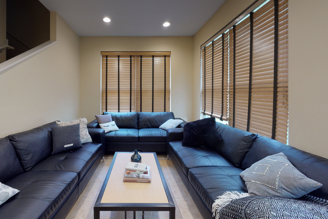 Living Room - 818 S Forest Townhome