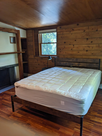 Queen Bed - Large Furnished Bedroom, walk to North &Medical Campus. Utilities included