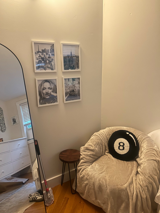 Bedroom - SPRING SUBLET ON SUNSET AVE, 15 MINUTE WALK TO CAMPUS CENTER Duplex