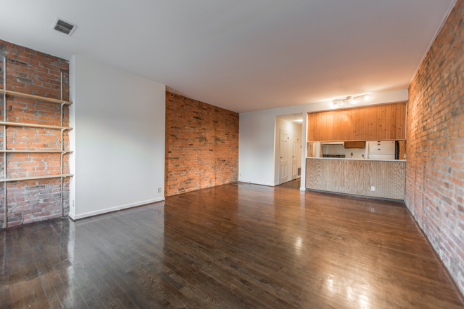 Living Space - 2702 Jefferson Ave