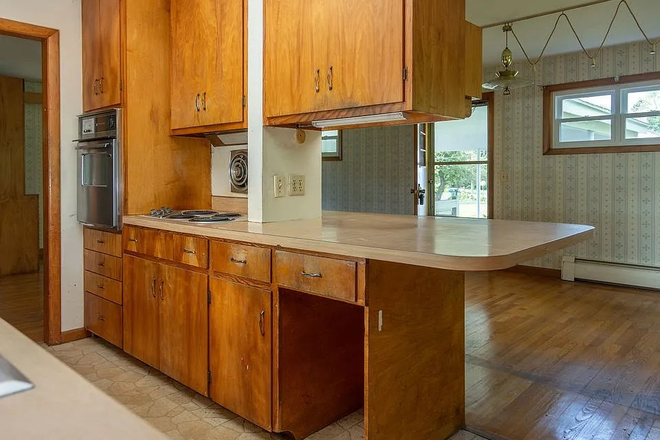 Kitchen - 49 Harlow Drive Amherst - 5 beds, 2.5 bath House