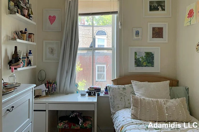 Bedroom #3 - Massive 4 Bed 2 Bath! Roof deck!!