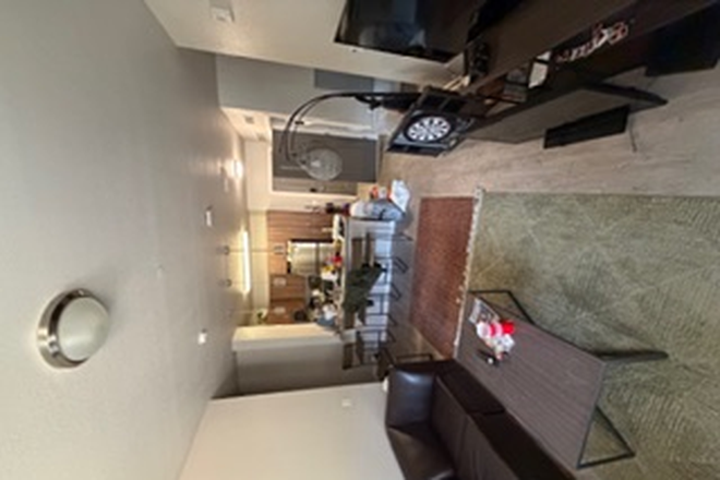 Kitchen/living room - Great area, close to campus, easy access