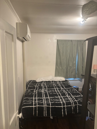 Bedroom - Room for rent close to campus Townhome