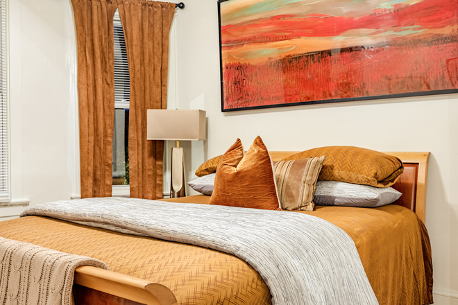 Master Bedroom (1st Bedroom) - Fully Furnished 3BR Rowhouse Near Union Market & H Street – Ideal for Professionals