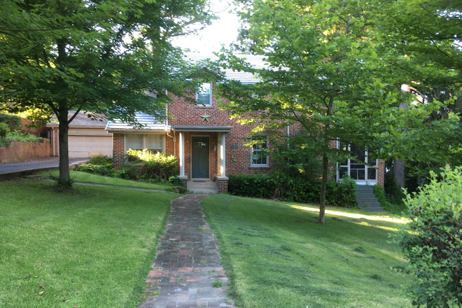 Photo - FIVE BEDROOM HOUSE,  WALK  TO UNIVERSITY