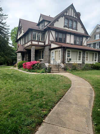House - Overbrook near Saint Joseph University