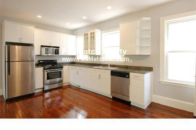 Room - Modern 6 Bed 2 Bath in the Hill!! Avail 9/1/25 Apartments