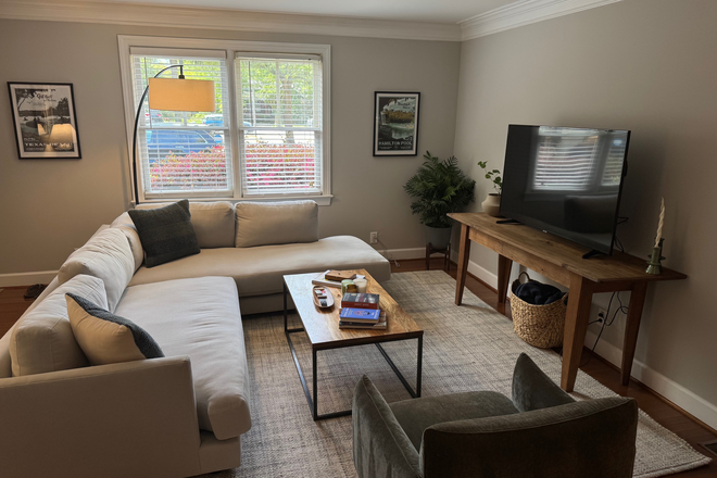 Living Room - 2 Bedroom Unit Near MUSC Townhome