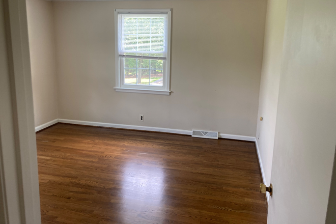 Upstairs bedroom - Gorgeous country home