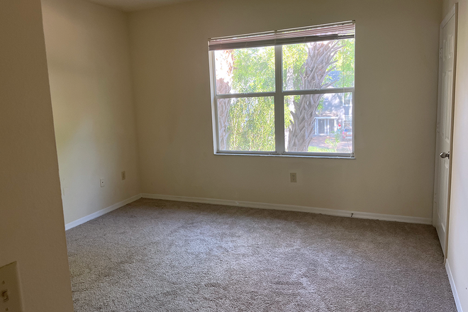 Bedroom - Roommate wanted for 2 bd/2.5 ba townhome