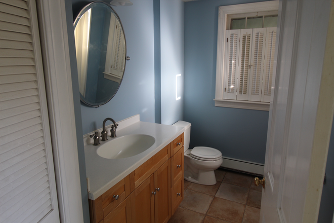 3 - Charming first floor condo in Cambridgeport