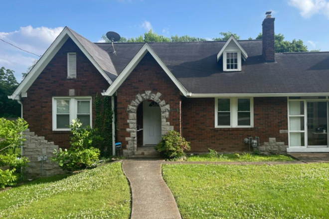 Outside View - Love Cirle Park House