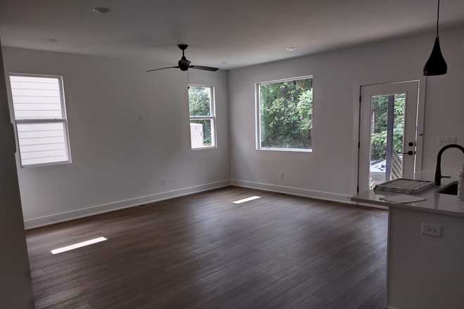 Living - Modern new construction Duplex in Downtown Raleigh, 3 beds 4 baths.   Ready to move in. Duplex